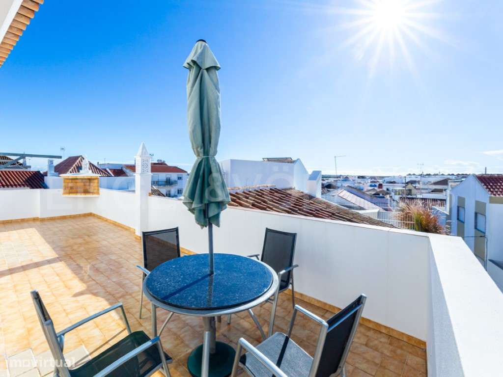 Apartamento T4 com aproveitamento de sotão em Tavira - Grande imagem: 4/29