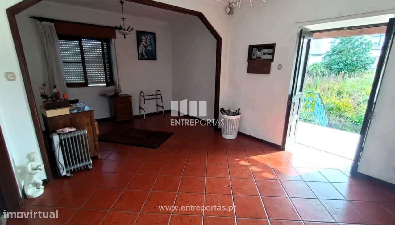 Venda de moradia V2 p/ restauro, Vitorino das Donas, Ponte de Lima - Grande imagem: 4/30