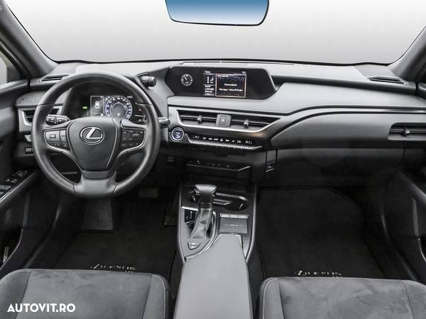 Lexus UX 250h Style Edition - 8