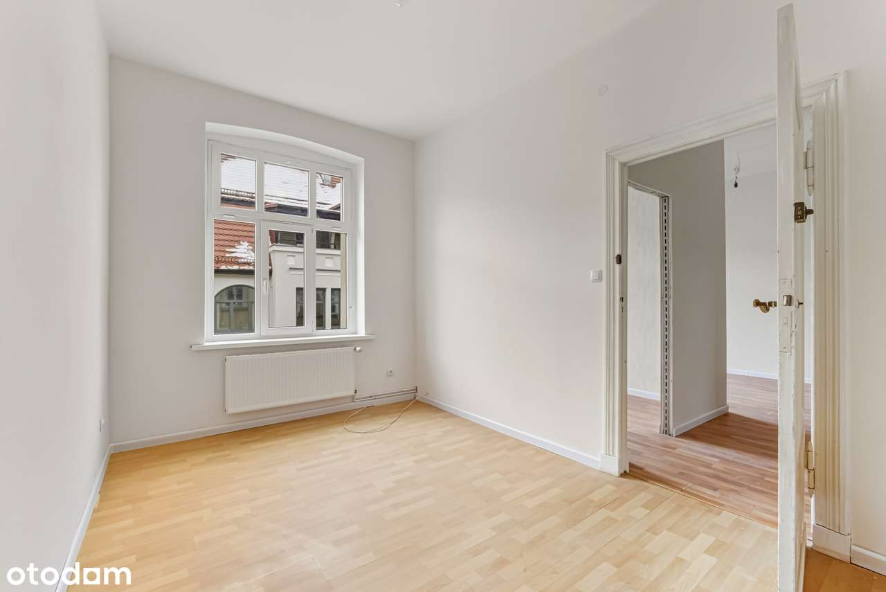 Jasne, klimatyczne 3-pokojowe mieszkanie w odnowionej kamienicy-3