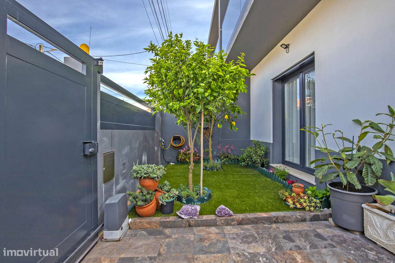 Moradia T3+1 garagem box jardim Quinta do Conde Sesimbra-37