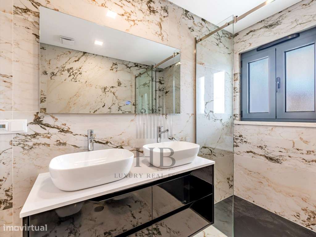 Apartamento T2 com Rooftop Privado, Piscina e Vista Panorâmica-32