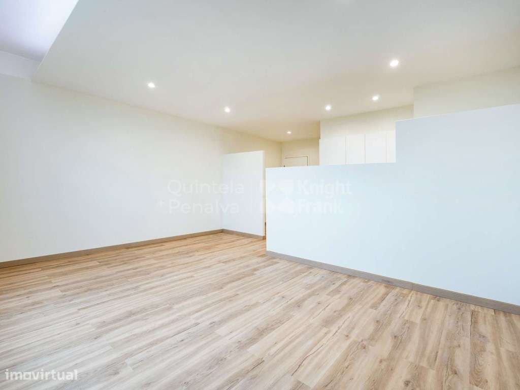 Estúdio renovado mobilado e equipado no centro de Matosinhos - Grande imagem: 5/24