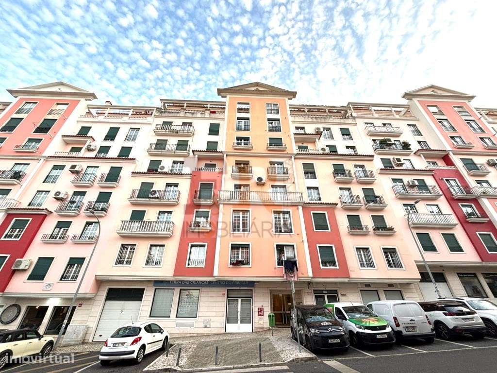 'Excelente' Apartamento T2 Moderno com Varanda ,Parqueamento Amadora-17