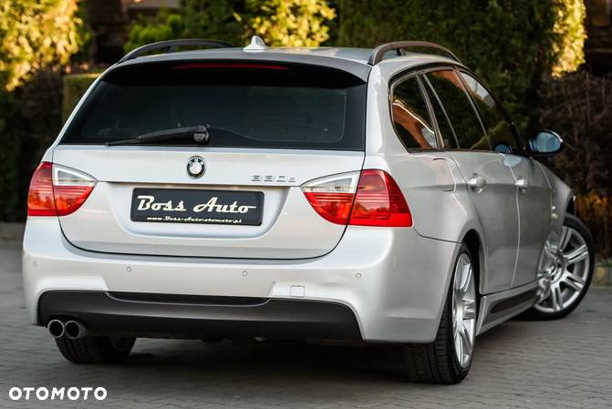 BMW Seria 3 325d DPF Touring - 11