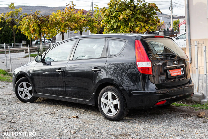 Hyundai I30 1.6 CRDI Automatik Style - 4