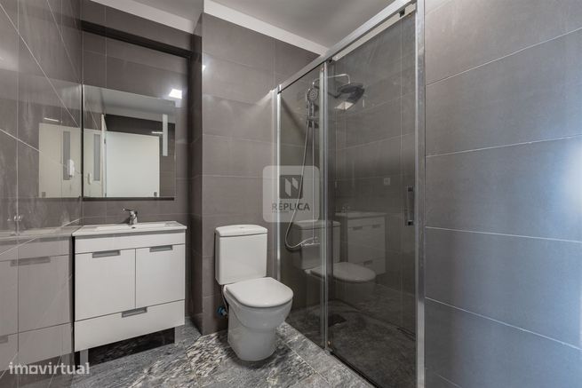 Apartamento T4 com Varanda de 31m2 e vista mar em Matosinhos-32