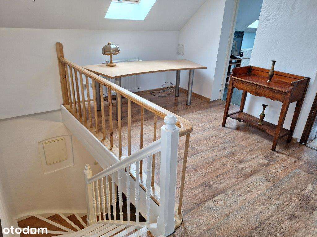 Przestronny dom z dużym ogrodem-11