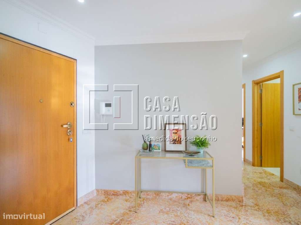 Apartamento de tipologia T2 na Serra de Carnaxide, como NOVO!! - Grande imagem: 3/46