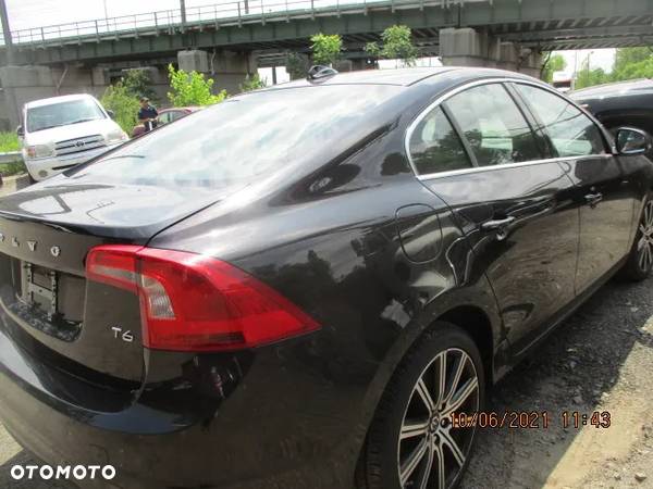 Volvo S60 T6 Drive-E Momentum - 24