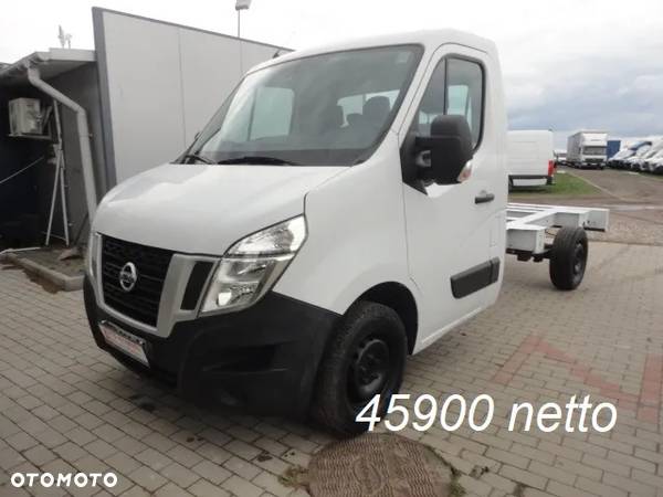 Nissan NV 400 - 1