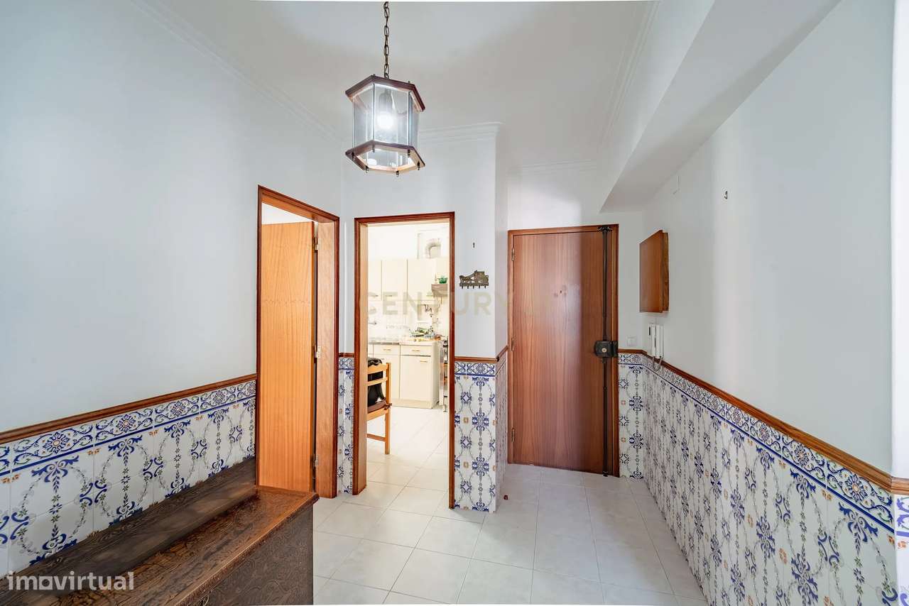 Apartamento T3 em Amora, Seixal - Oportunidade Única!-8