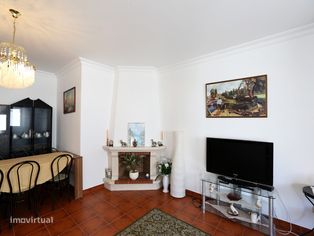 Apartamento T3 com Amplas Áreas e Localização Privilegiada na Nazaré - Grande imagem: 4/24