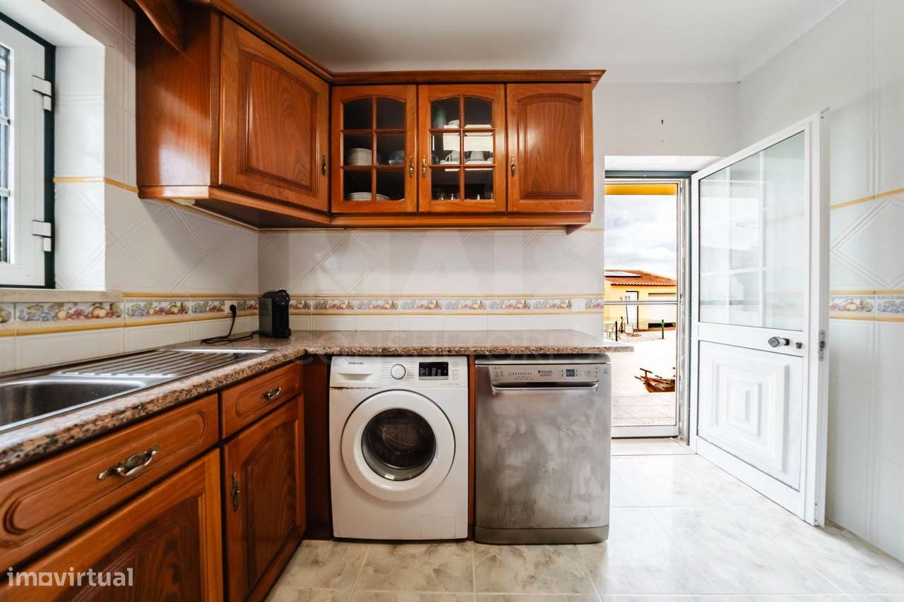 Moradia T4 com Charme em Olho Marinho | 260m² | Lote 734m²-16