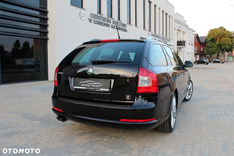 Skoda Octavia Combi 2.0 TDI CR DPF RS - 21