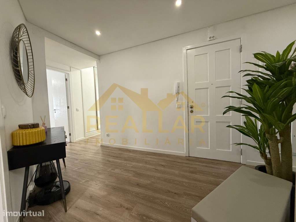 Apartamento T4 remodelado, junto à praia. - Grande imagem: 4/31