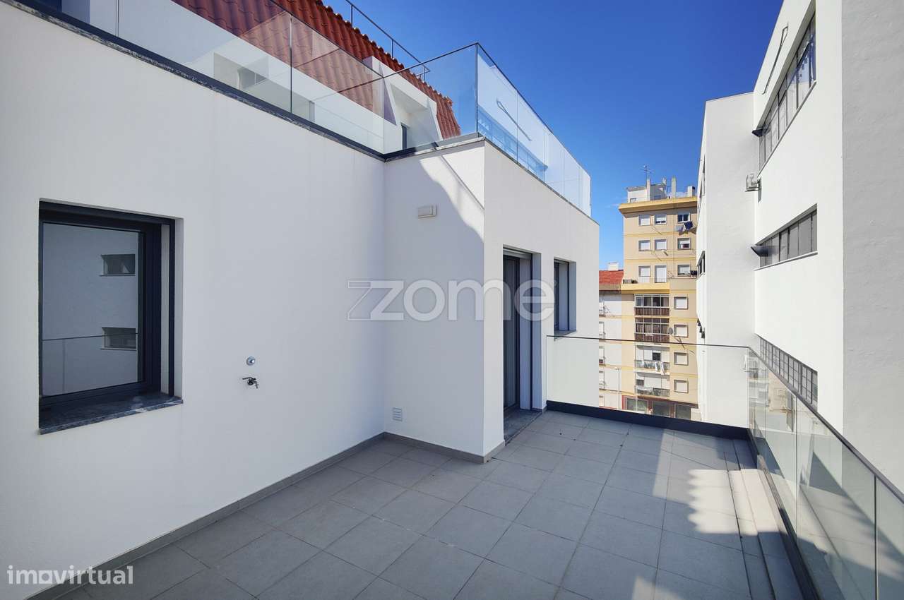 Apartamento T5 Novo em Sacavém-38