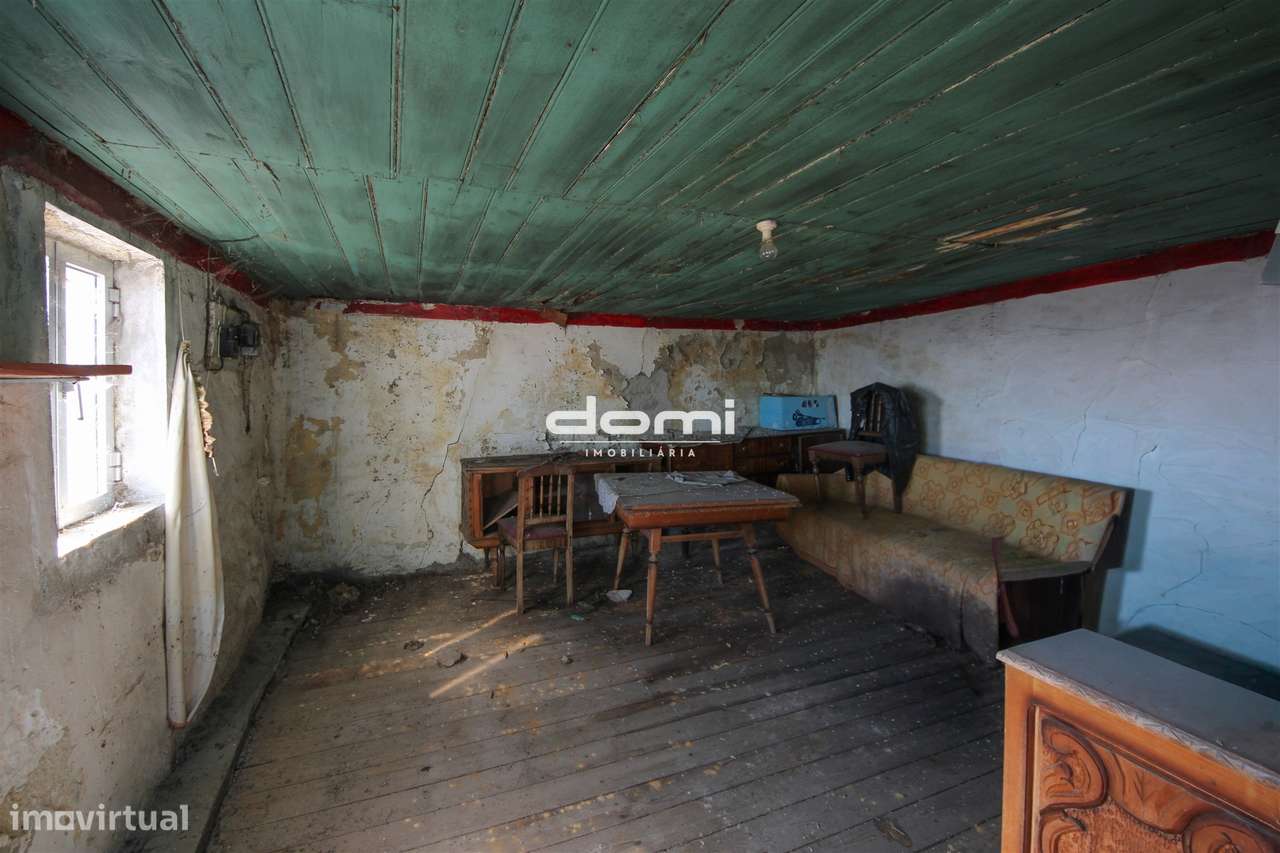 &#127969; Moradia em Pedra para Recuperar – Macieira, Sul - Grande imagem: 5/8