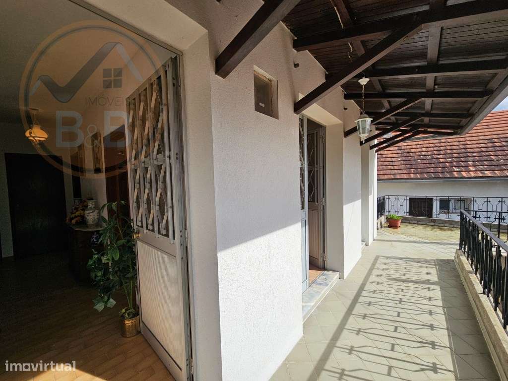 Moradia de 3 Pisos para Venda - Moimenta, Cabeceiras de Basto - Grande imagem: 4/37