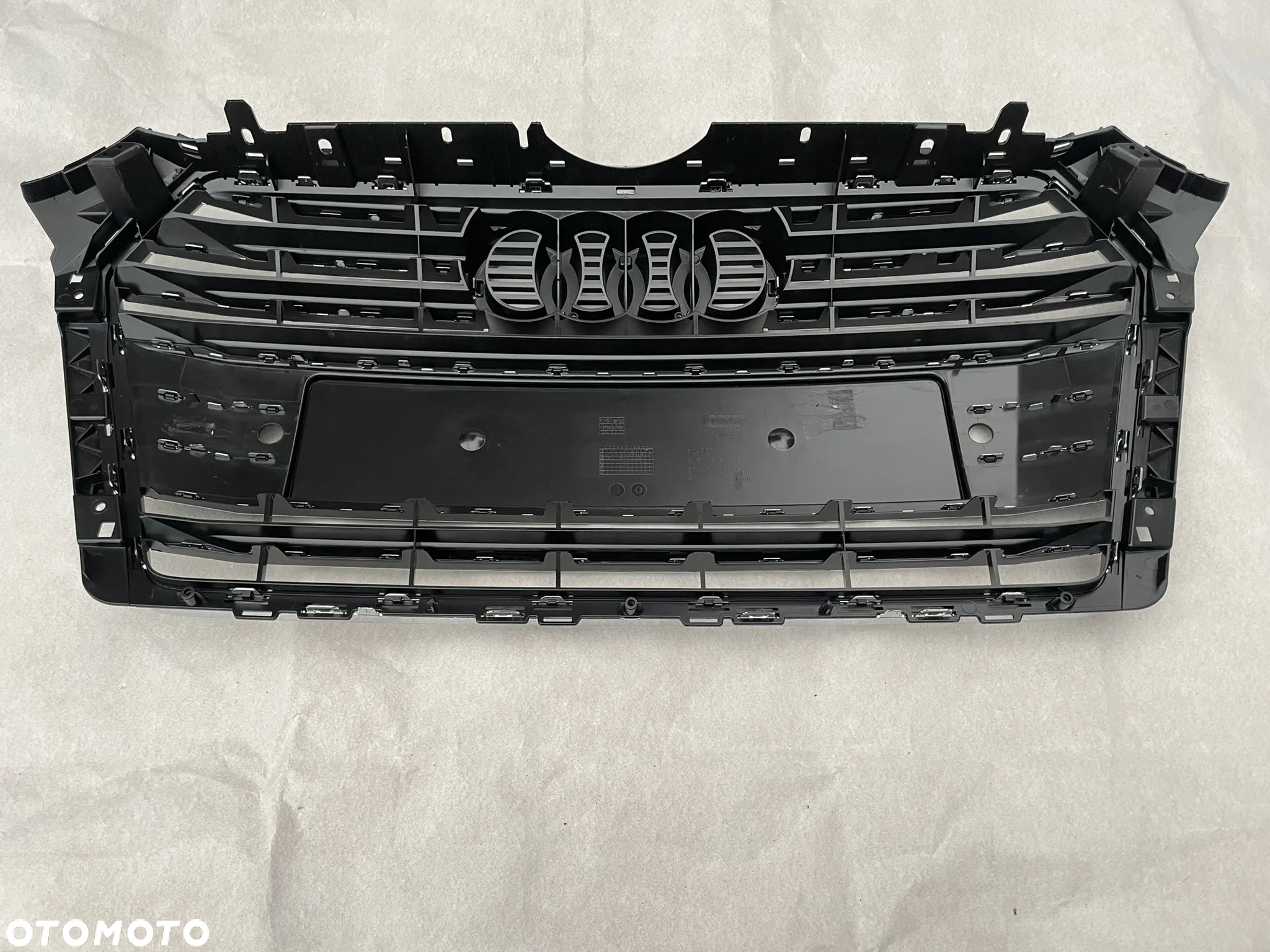 Audi A4 B9 atrapa grill nowy oryginał - 2