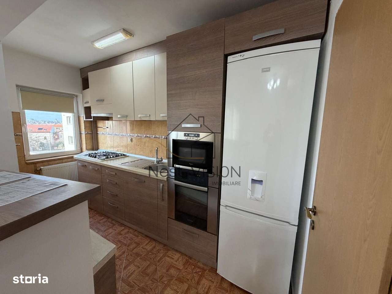 Apartament spațios cu 4 camere cu garaj - zona Ștrand-6