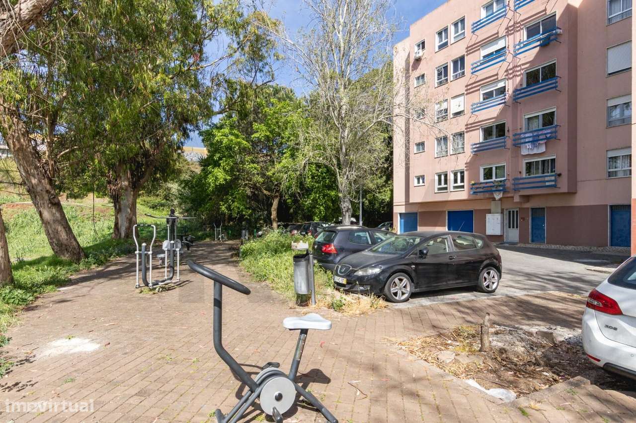 EXCELENTE APARTAMENTO T1 EM MONTE ABRAÃO-18