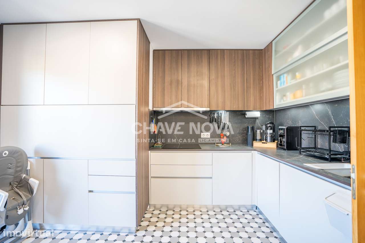 Apartamento T3, com terraço e box 4 carros situado em Campo- Valongo-16