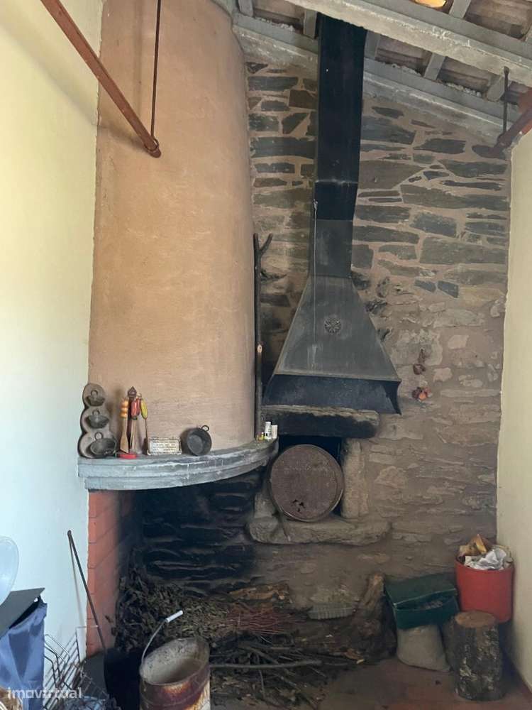 Oportunidade Única – Moradia com Terreno para venda em Espinhosela, Br-8