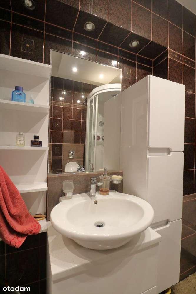 Twój dom rodzinny w spokojnej dzielnicy-9