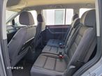 Volkswagen Touran 1.9 TDI Trendline DSG - 12