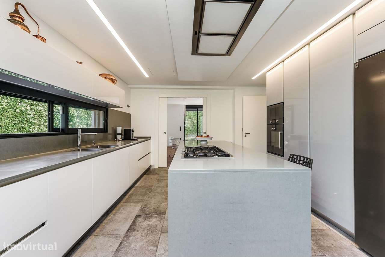 Moradia T5 de Luxo no Estoril — Exclusividade, Conforto e Estilo de Vi-40