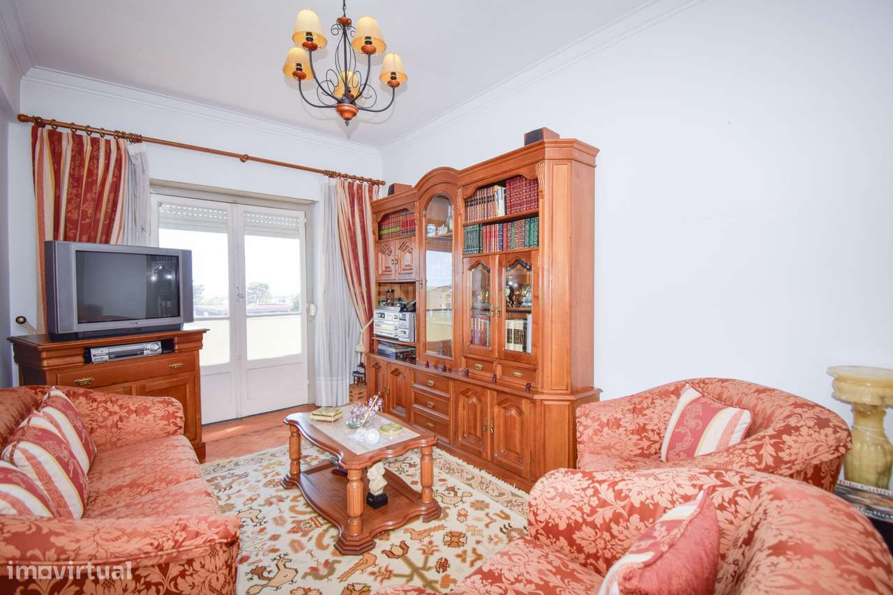 Arrendamento - Apartamento mobilado com 2 quartos em Reboleira, Amador - Grande imagem: 4/17