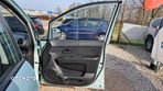 Kia Carens 2.0 CVVT LX Basis - 14