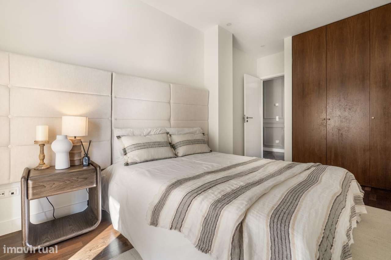 Moradia T4 com jardim, Encarnação, Lisboa-16