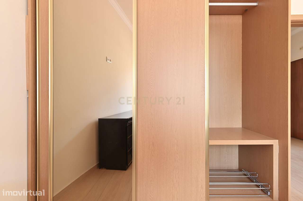Apartamento T2 para venda em Mem Martins-17