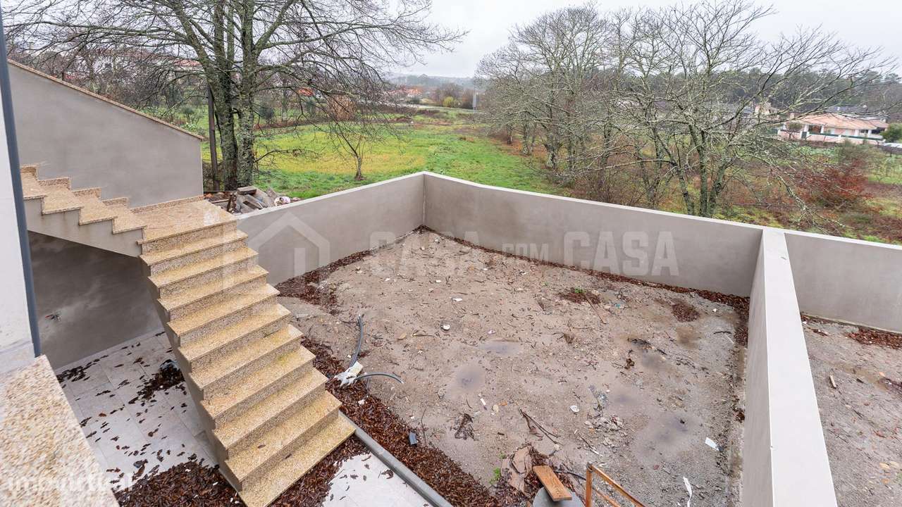 Moradia em Banda V3+1 A NOVA Campo-15