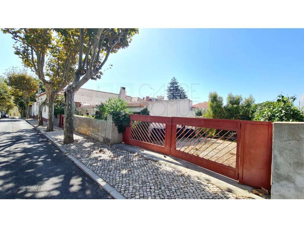 Moradia T6, lote 915m2, próxima da praia, na Parede, Cascais-7