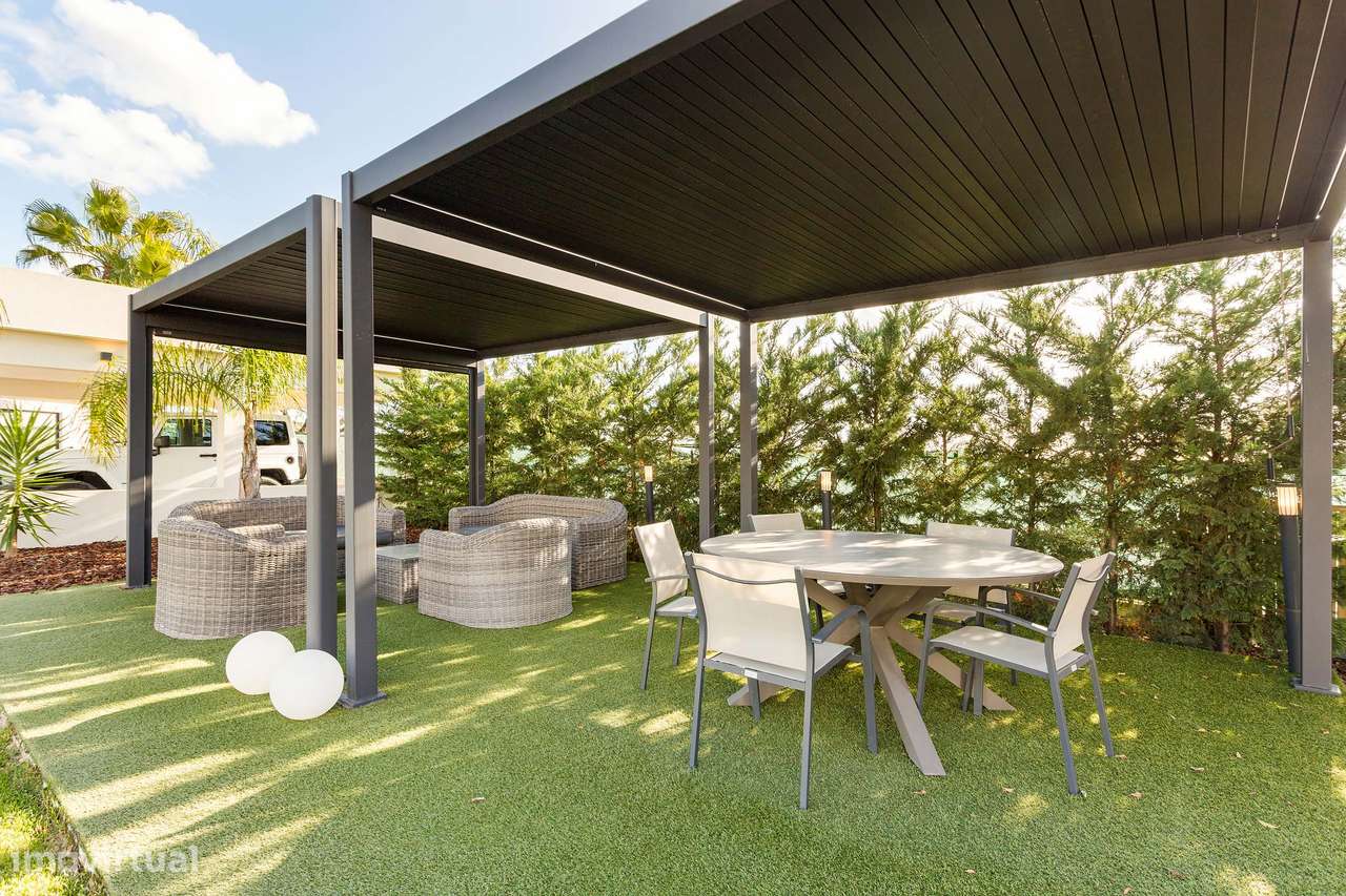 Quinta Moderna de Luxo com 4+1 Suítes, Anexo Independente e Jardim-18