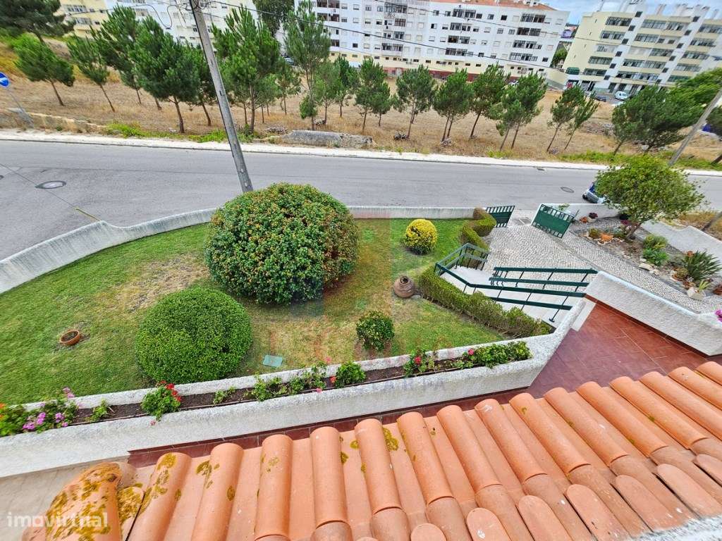 Moradia Geminada V5 - Espaço, Conforto e Qualidade de Vida em Calda...-53