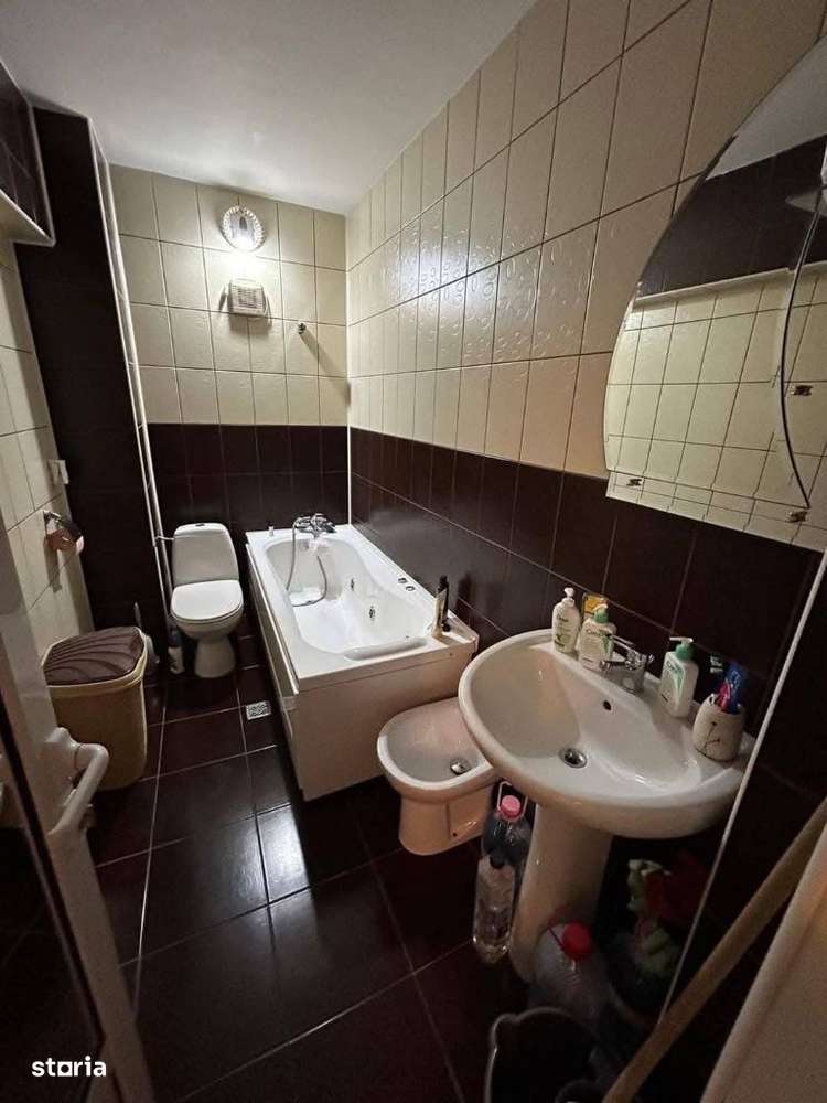 De vânzare apartament 3 camere, zona BCR, 65.000 euro - Imagine principală: 4/8