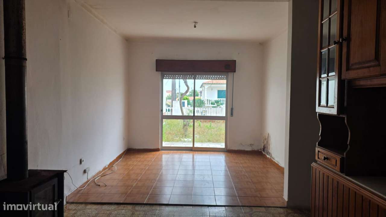 Moradia térrea T4, habitável, sem licença - M. Grande-6