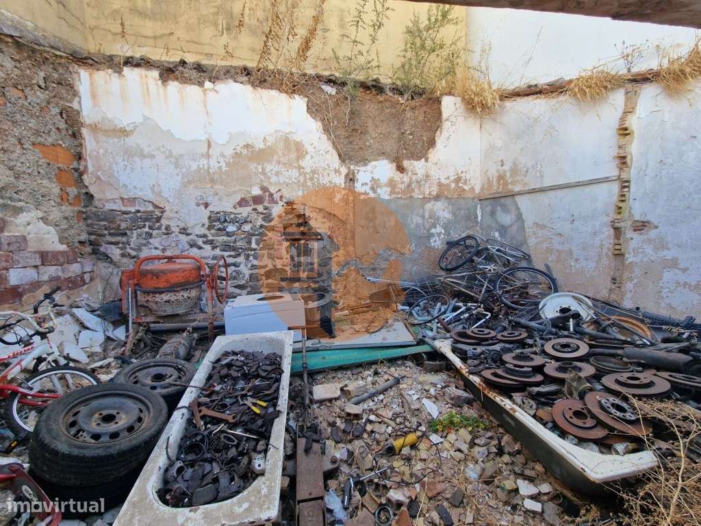 Casa térrea em ruínas no centro histórico de Castro Marim - Grande imagem: 3/7