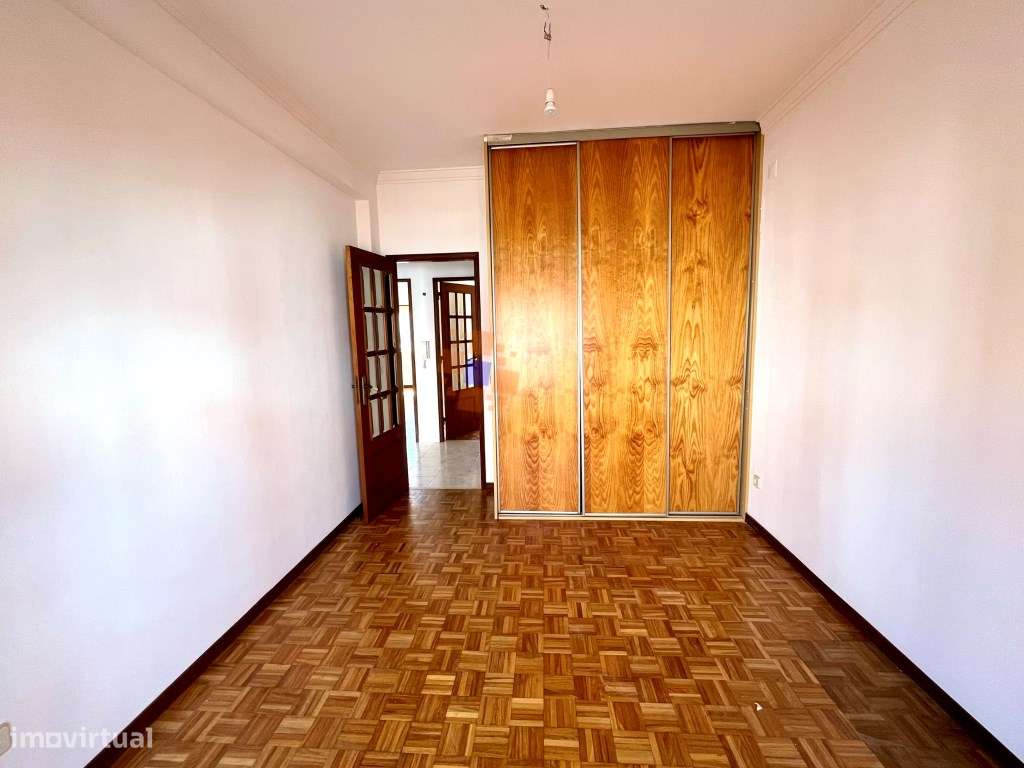 Moradia Geminada T5 em Vale de Milhaços - Corroios-13