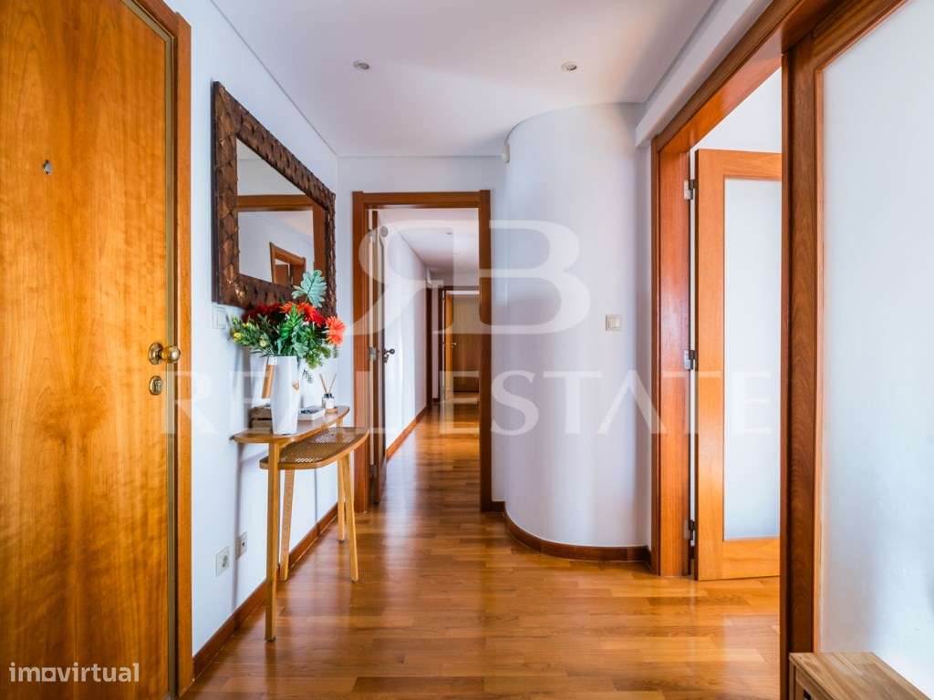 T3 com GARAGEM para 2 carros + 1 suite + Arrecadação, em TELHEIRAS ... - Grande imagem: 4/39