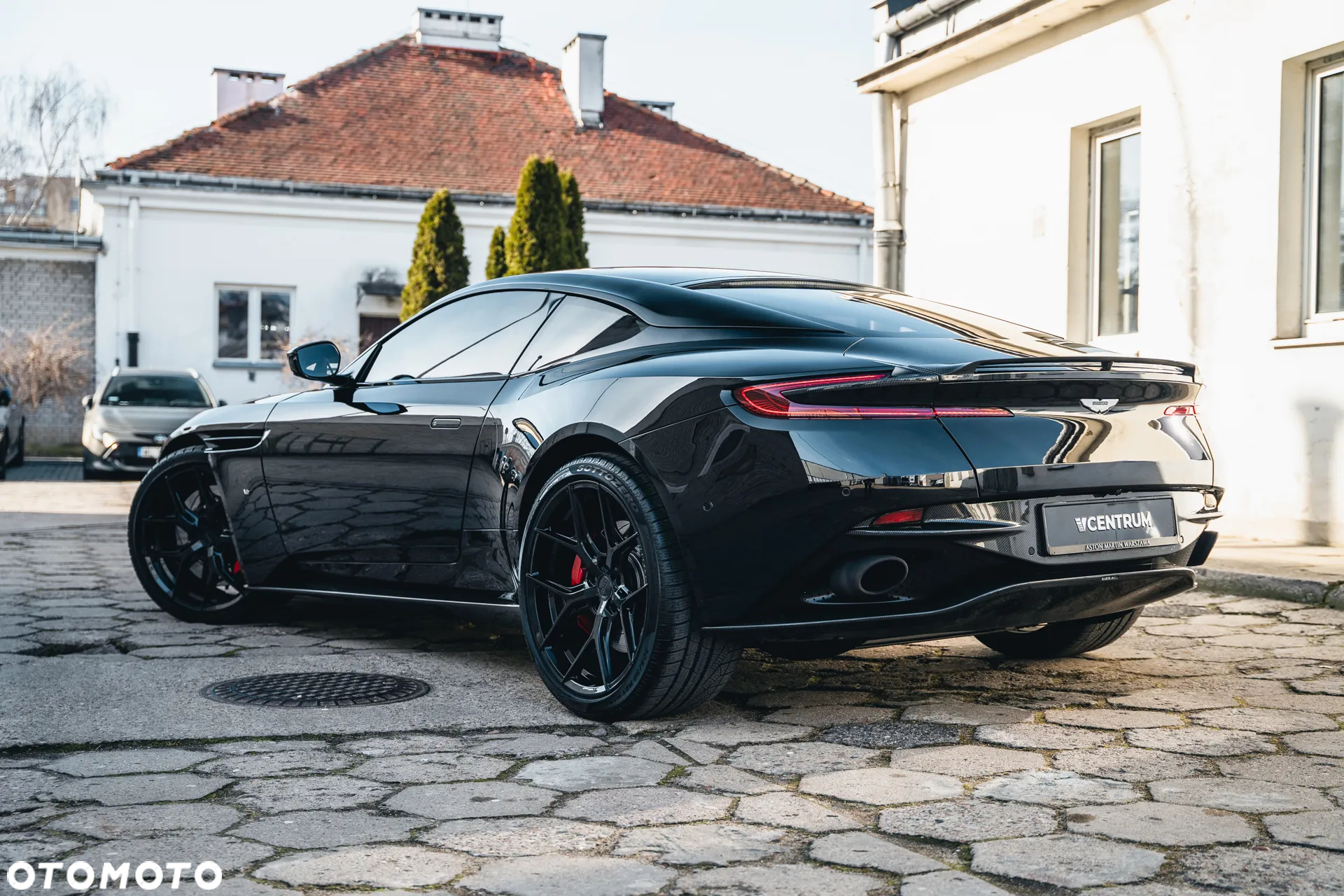 Aston Martin DB11 Launch Edition - 9