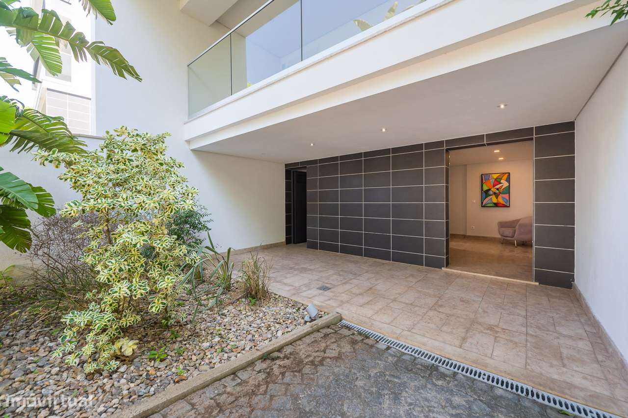 Moradia de Luxo V4 com Piscina - Grande imagem: 4/38