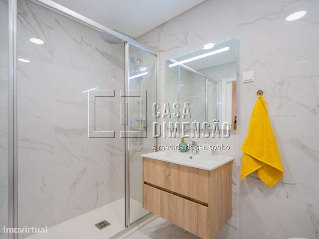 Apartamento de tipologia T2 na Serra de Carnaxide, com Garagem BOX,...-28
