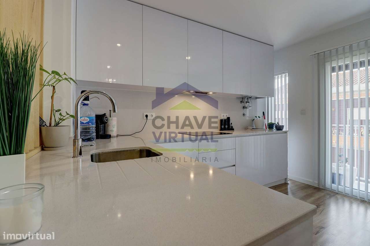 Excelente Apartamento T3 com Garagem - Centro Bombarral-11