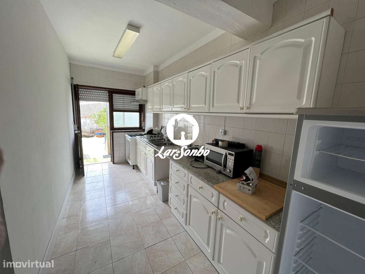 Apartamento T2 com CAVE e TERRAÇO de 80m2 à constituição-19