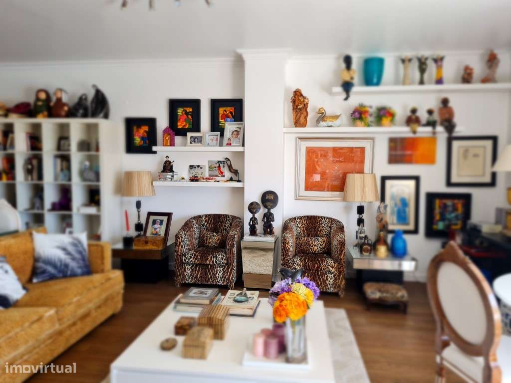 Vende-se T2 com ótima vista de mar-25